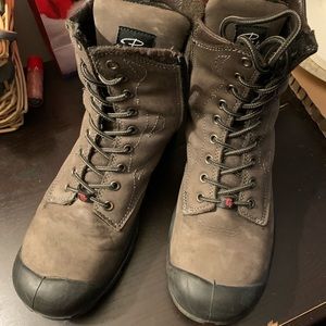 Pilote et filles steel toe boots more like a 9